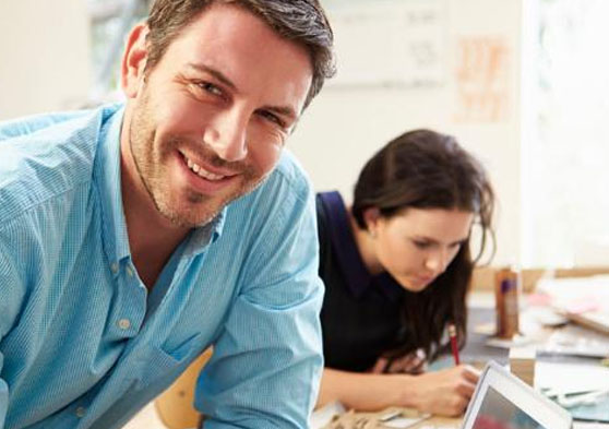 Trabajadores en un taller